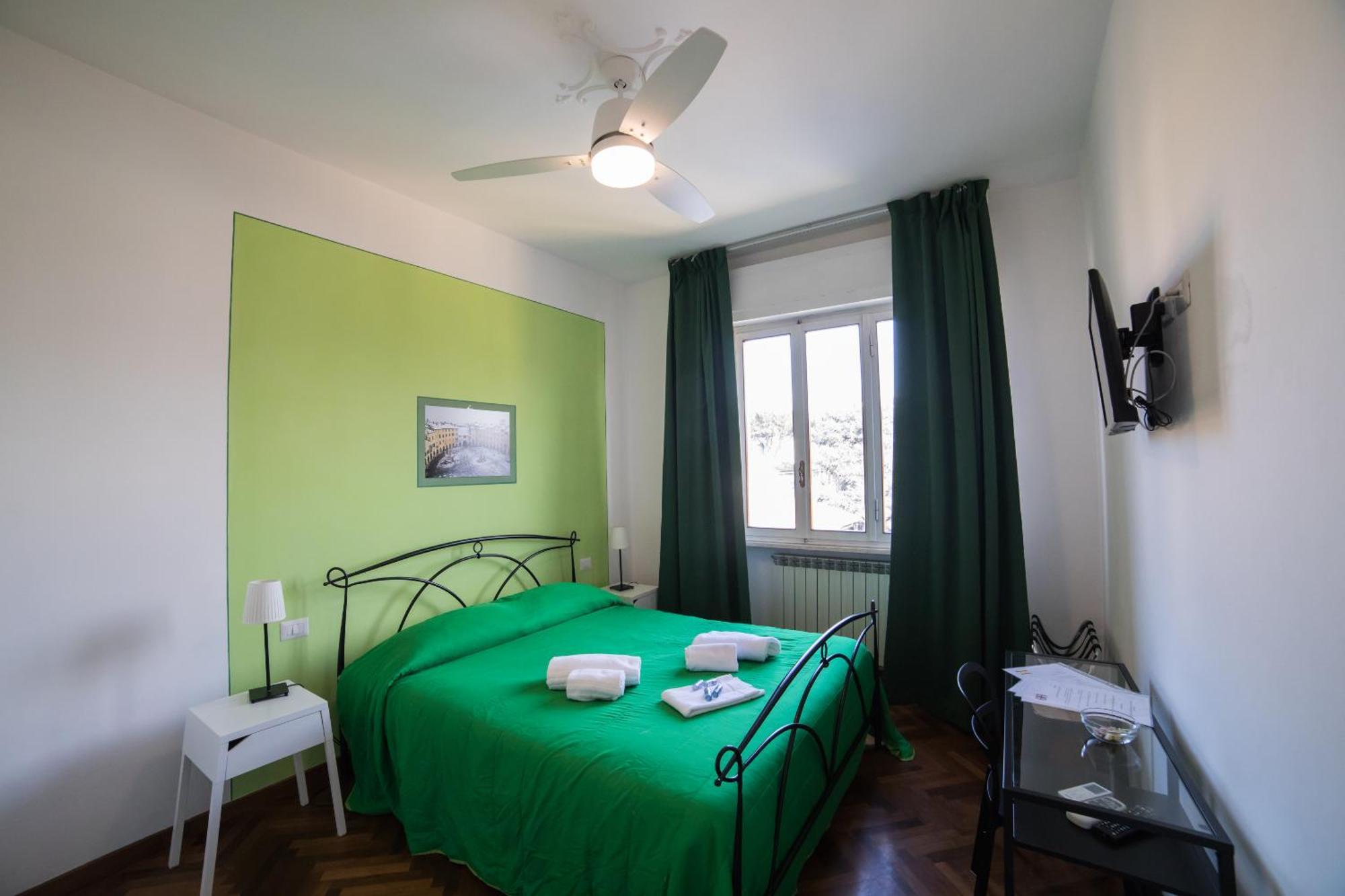 B&B Cento Passi Dalle Mura ルッカ 部屋 写真
